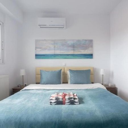 New Spacious Apartment Located In Piraeus Exterior photo
