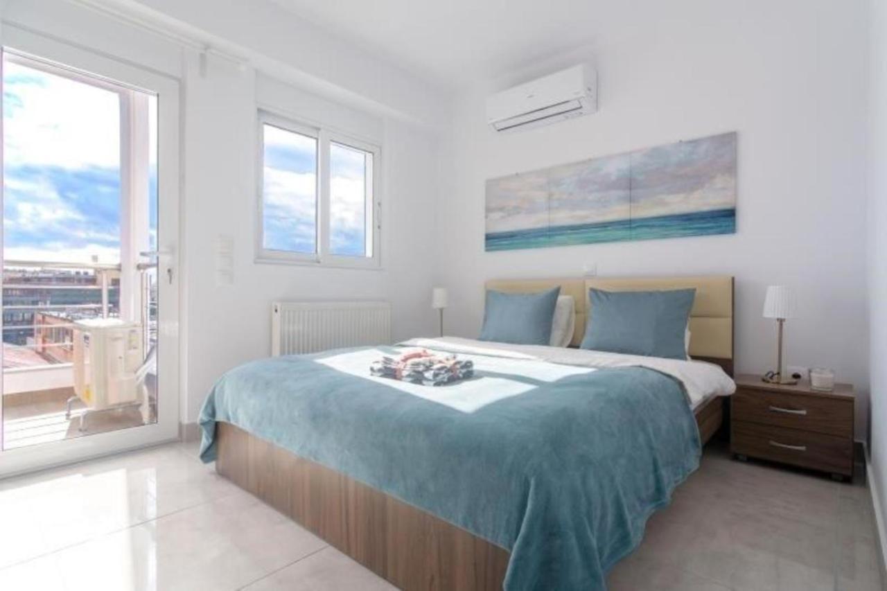 New Spacious Apartment Located In Piraeus Exterior photo